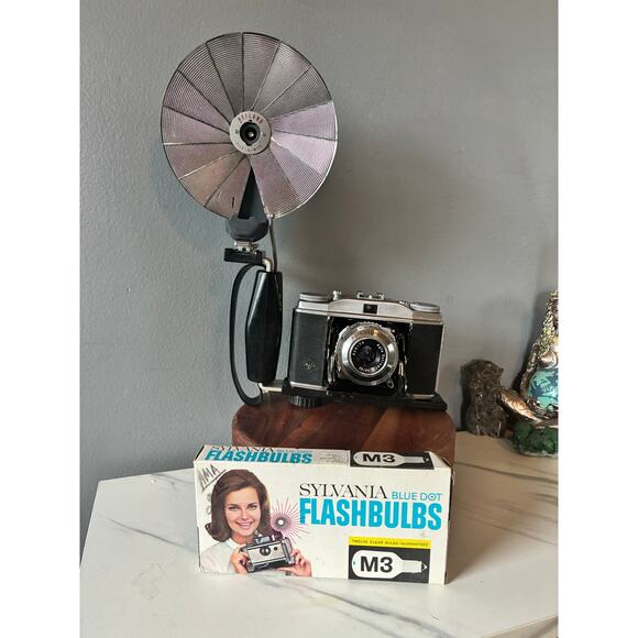 Agfa Solinette Camera Heiland Tilt-A-Mite Flash + Sylvania M3 Bulbs Boxed - Picture 2 of 16